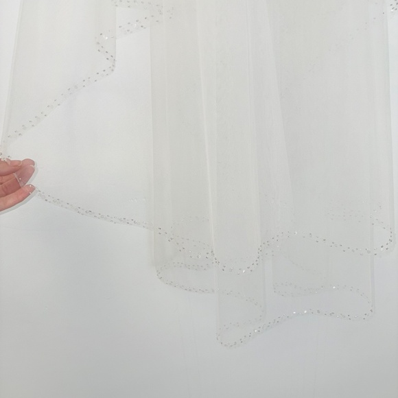 Beaded Sequin-Trim Fingertip Veil main image 2